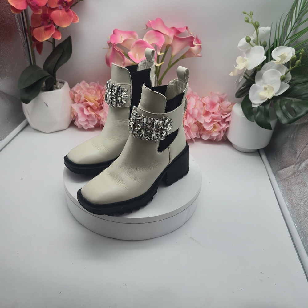 New Karl Lagerfeld Ivory Paris Embellished Platform Cavin Ankle Boots 6.5 - Picture 2 of 14